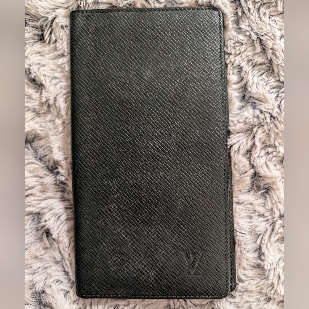 Lv taiga checkbook holder with credit card holder slots
